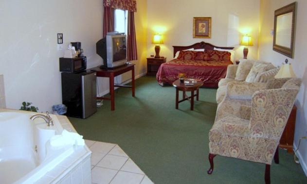 Colonie Inn And Suites 라담 외부 사진