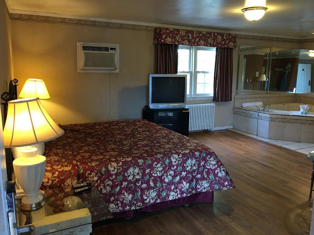 Colonie Inn And Suites 라담 외부 사진